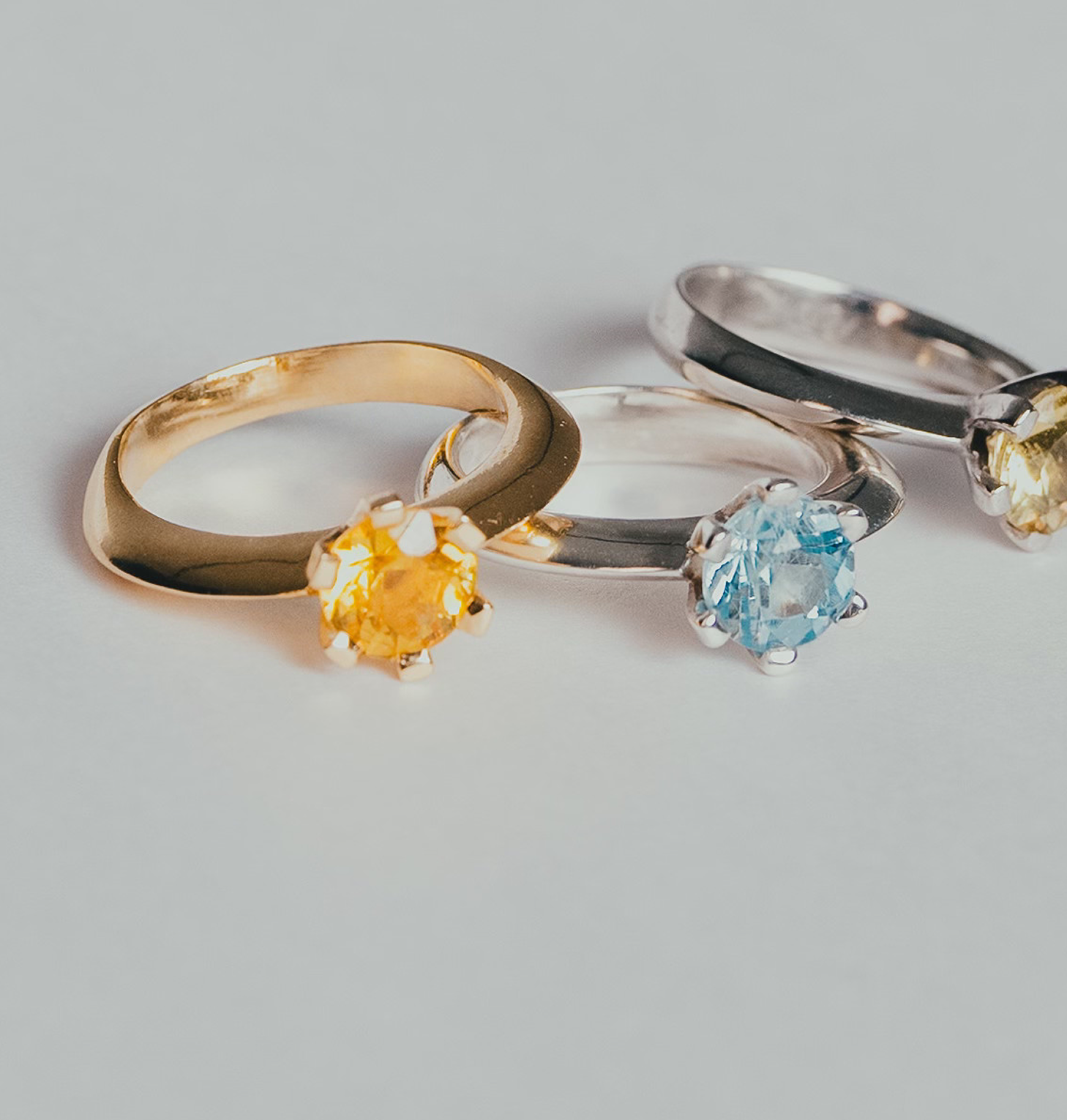 Unna Zari Beryl Solitaire Ring