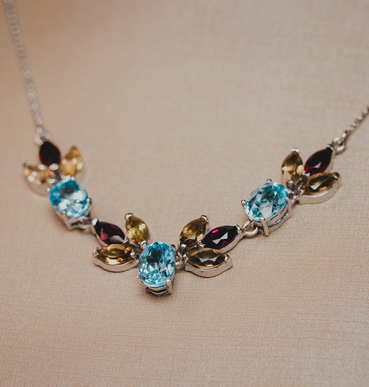 Prisma Essence Necklace