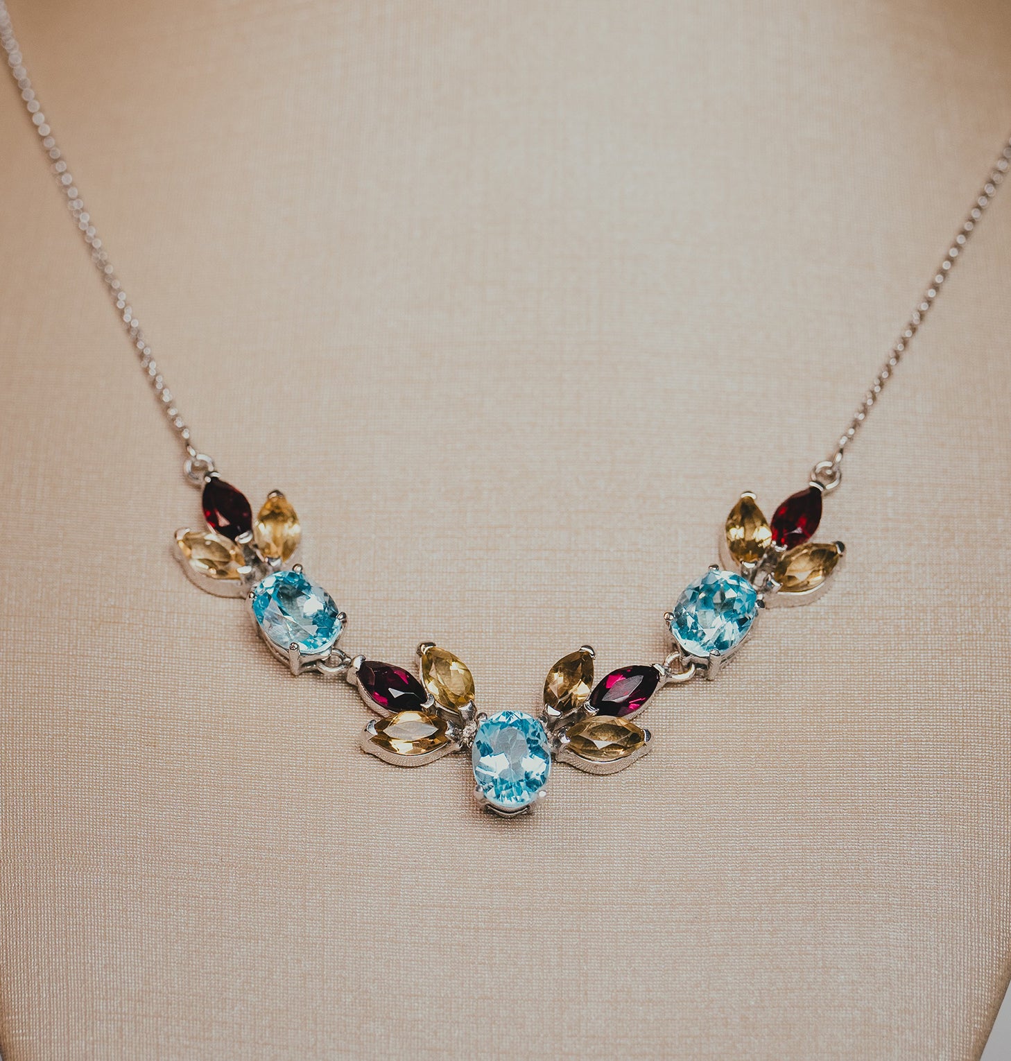 Prisma Essence Necklace